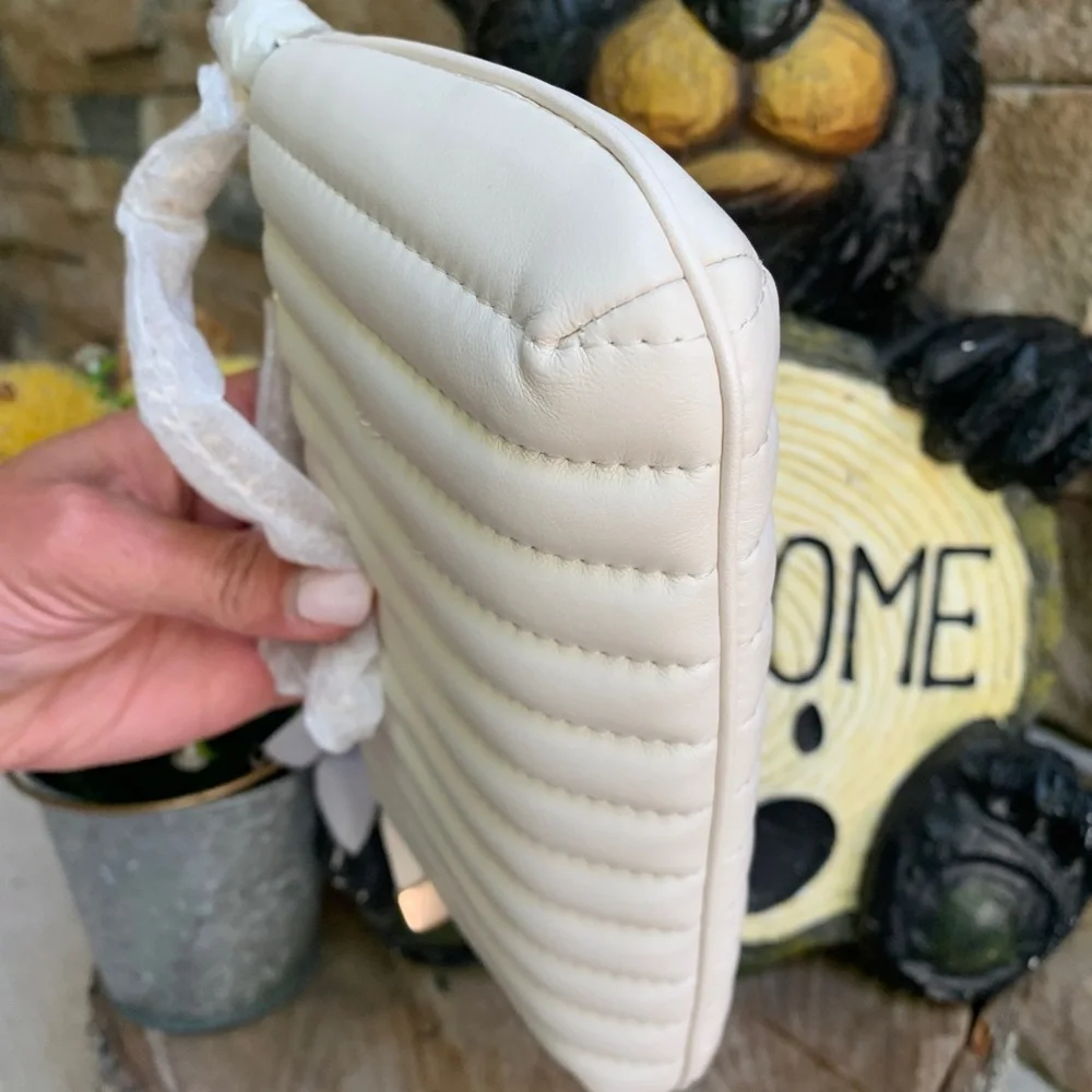 Authentic COACH 1941 Nappa leather/smooth leather zip top wristlet - Picture 5 of 15